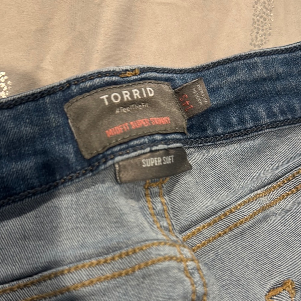 Torrid Midfit Super Skinny jeans 14S EUC - Picture 5 of 5
